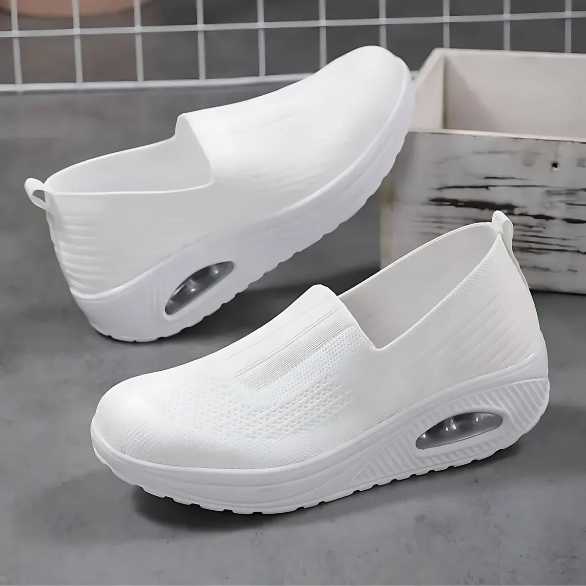 Zuzanna | Damskie buty typu slip-on z amortyzacją, ortopedyczne buty komfortowe | Rokishi | Czarny