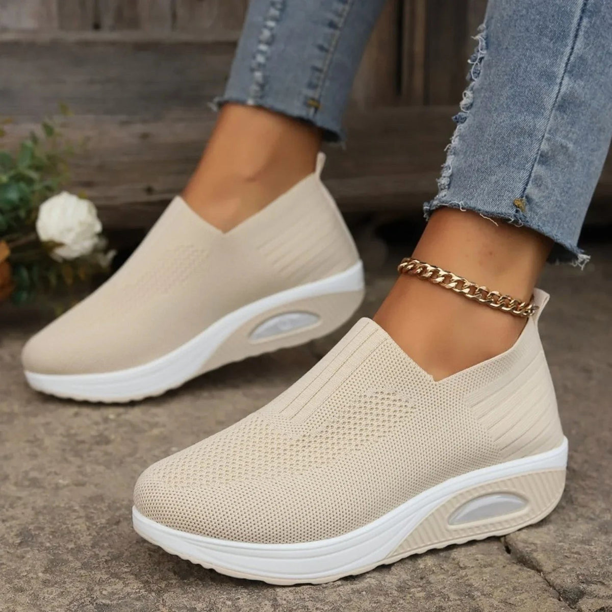 Zuzanna | Damskie buty typu slip-on z amortyzacją, ortopedyczne buty komfortowe | Rokishi | Czarny