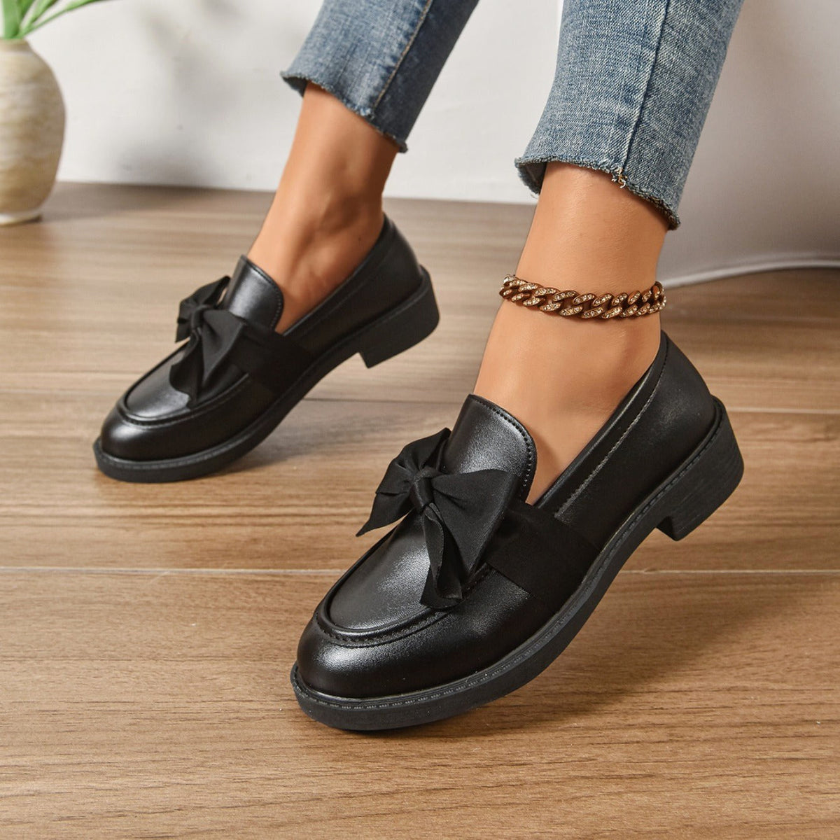 Wiktoria | Damskie buty wsuwane (slip-on) na platformie, z okrągłym noskiem i ozdobnym węzłem | Rokishi