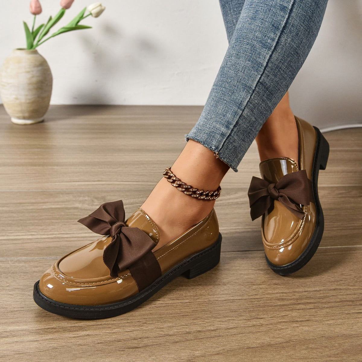 Wiktoria | Damskie buty wsuwane (slip-on) na platformie, z okrągłym noskiem i ozdobnym węzłem | Rokishi