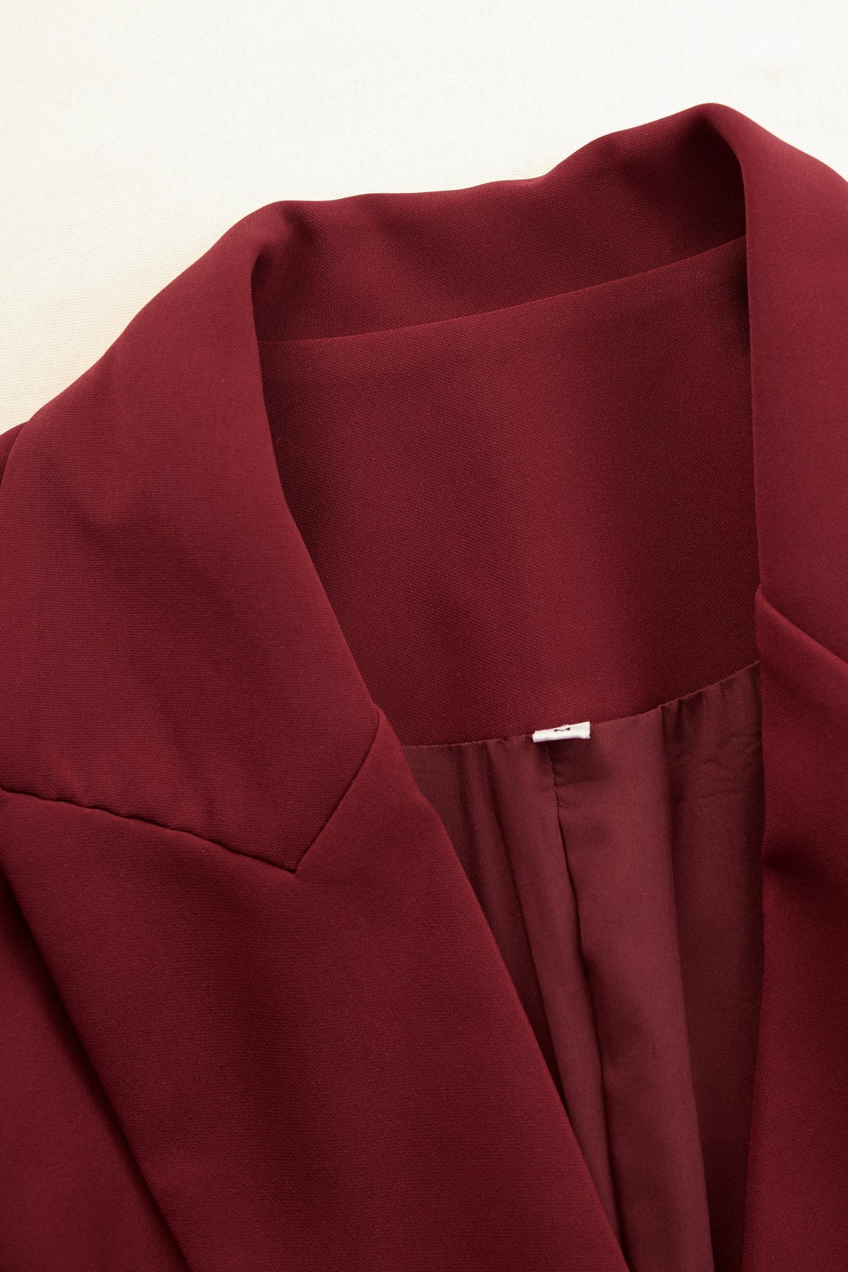 Marta | Damska sukienka typu blazer z dekoltem w serek, elegancki model midi | Rokishi