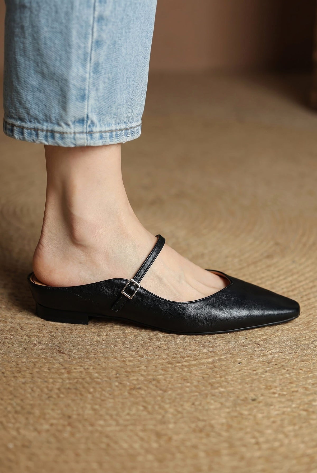 Regina | Damskie skórzane mule Mary Jane, wygodne buty ze szpiczastym noskiem | Rokishi | Czarny