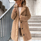 Krystyna | Damski oversize'owy długi płaszcz teddy, jesienny płaszcz o miękkiej fakturze | Rokishi | Beżowy