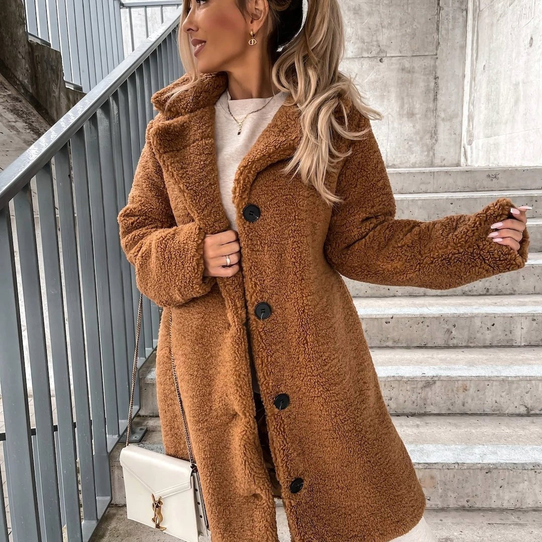 Krystyna | Damski oversize'owy długi płaszcz teddy, jesienny płaszcz o miękkiej fakturze | Rokishi | Beżowy