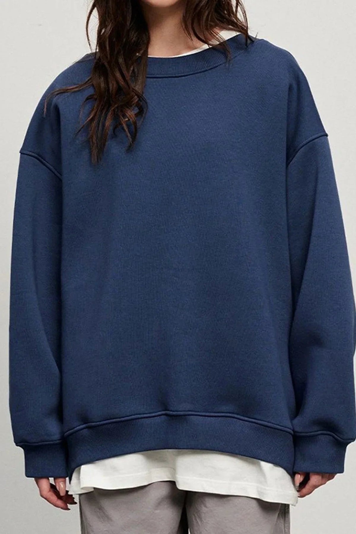 Izabela | Damska oversize'owa bluza z okrągłym dekoltem, luźny sweter | Rokishi | Ciemna zieleń