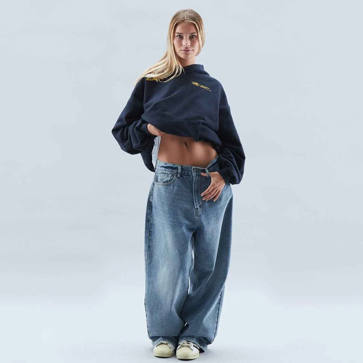 Karolina | Damska bluza z kapturem w stylu casual, z nadrukiem i luźnym krojem | Rokishi