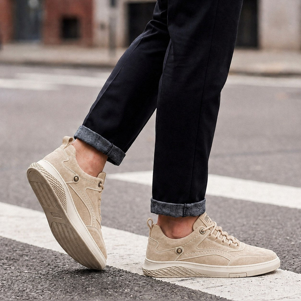 Bogdan | Męskie sneakersy retro w stylu zamszu, sneakersy na co dzień | Rokishi | Brązowy