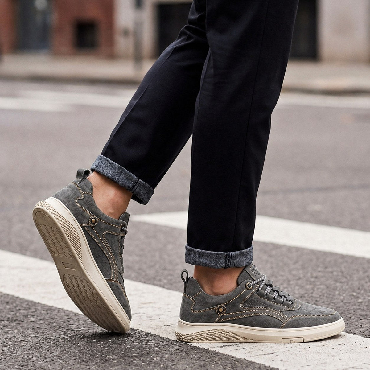 Bogdan | Męskie sneakersy retro w stylu zamszu, sneakersy na co dzień | Rokishi | Brązowy