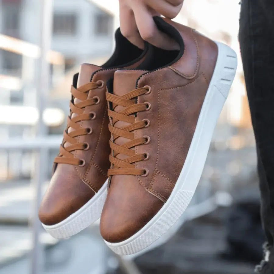 Kacper | Męskie sneakersy o niskim profilu, sznurowane, z zaokrąglonym noskiem | Rokishi