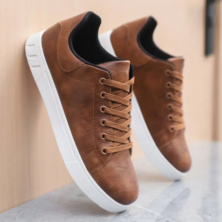 Kacper | Męskie sneakersy o niskim profilu, sznurowane, z zaokrąglonym noskiem | Rokishi