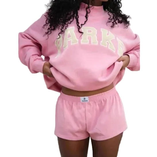 Cecylia | Damska dzianinowa bluza ze stójką, sweter z napisem w stylu varsity | Rokishi | Różowy
