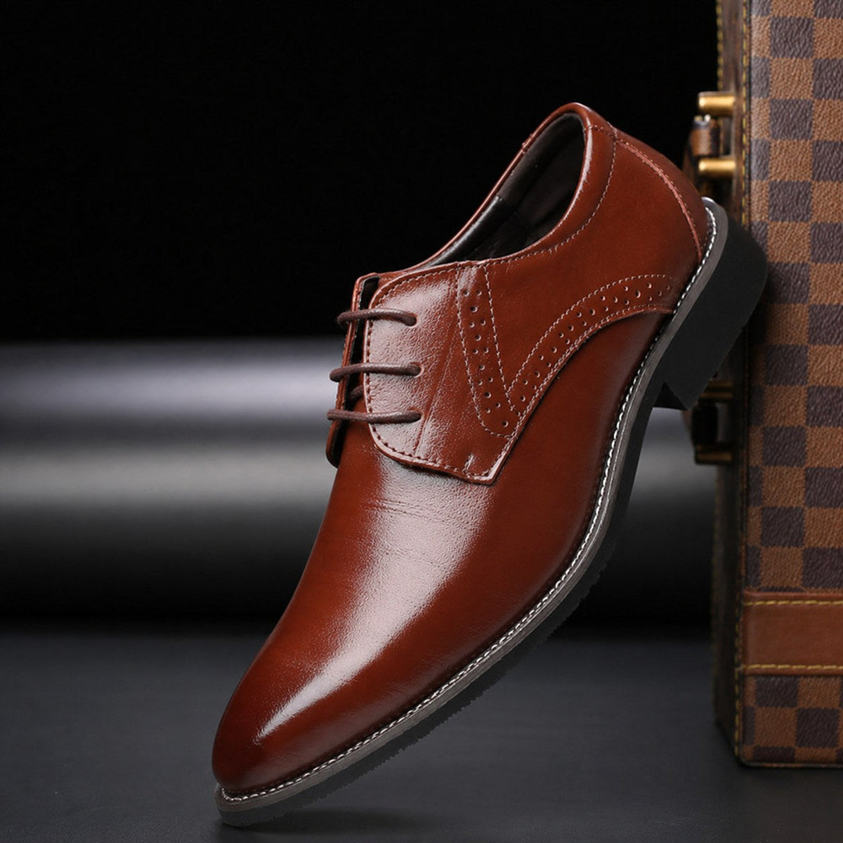 Jarosław | Męskie sznurowane buty z detalami brogue, eleganckie buty biznesowe | Rokishi | Czarny